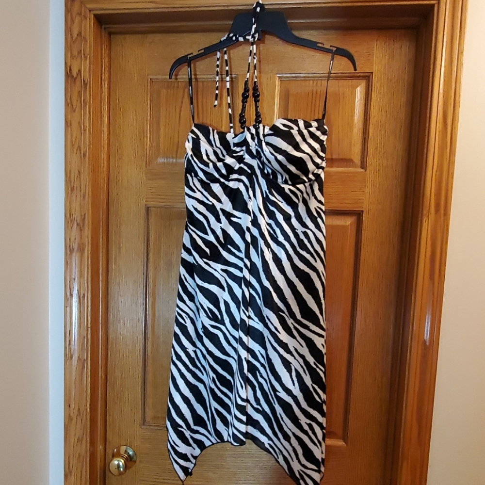 Super cute dress to go out!
